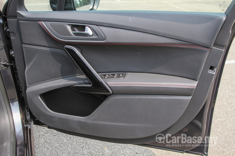 Peugeot 508 Mk1 Facelift (2015) Interior