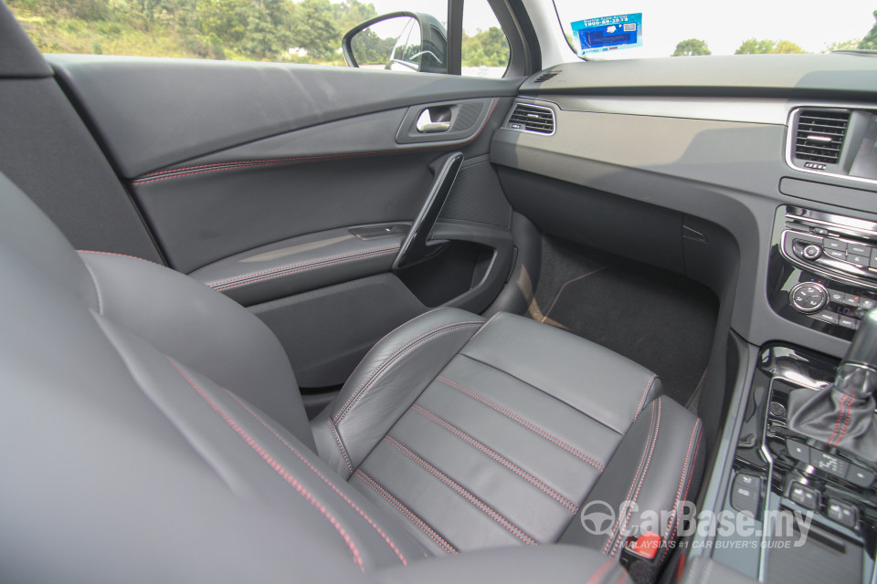 Peugeot 508 Mk1 Facelift (2015) Interior