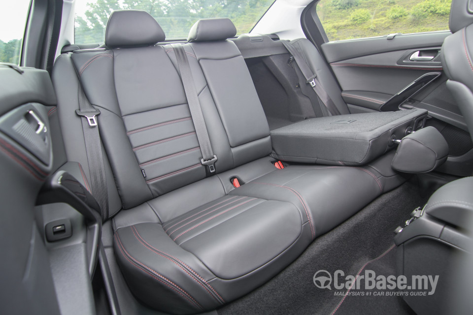Peugeot 508 Mk1 Facelift (2015) Interior