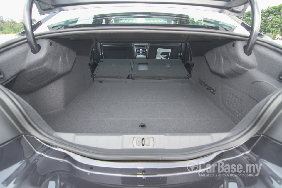 Peugeot 508 Mk1 Facelift (2015) Interior