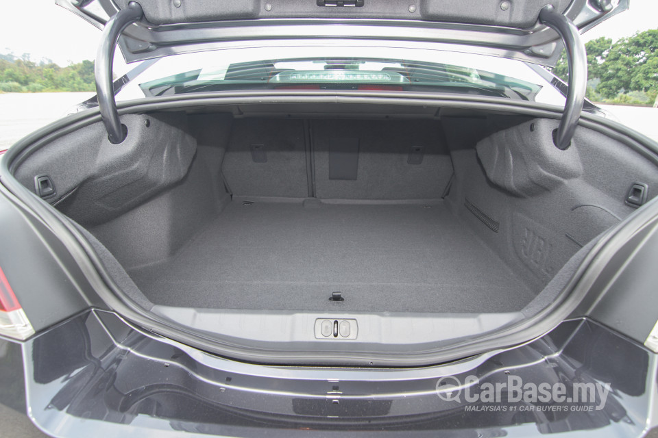 Peugeot 508 Mk1 Facelift (2015) Interior