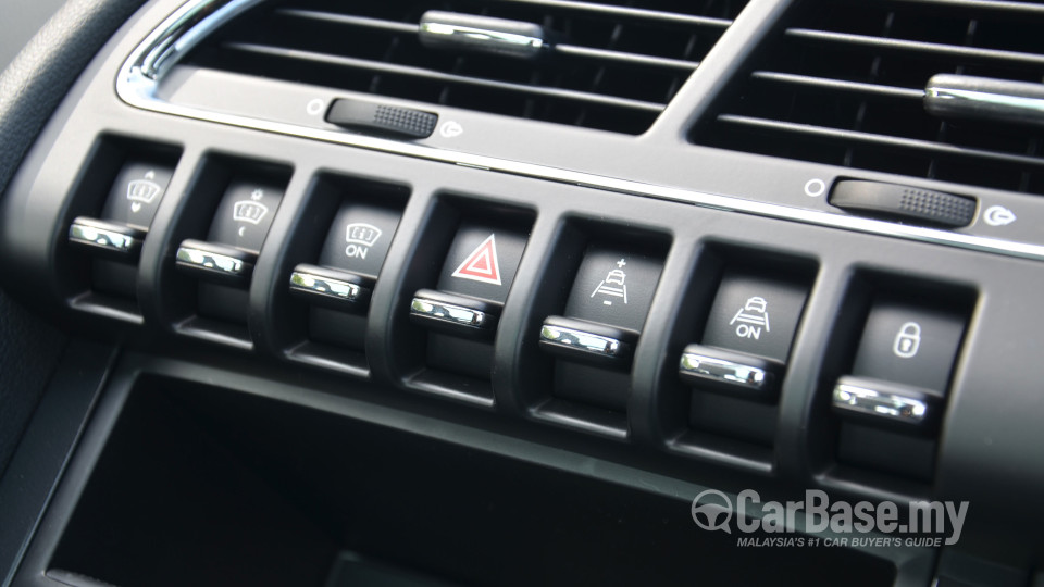 Peugeot 3008 Mk1 Facelift (2014) Interior