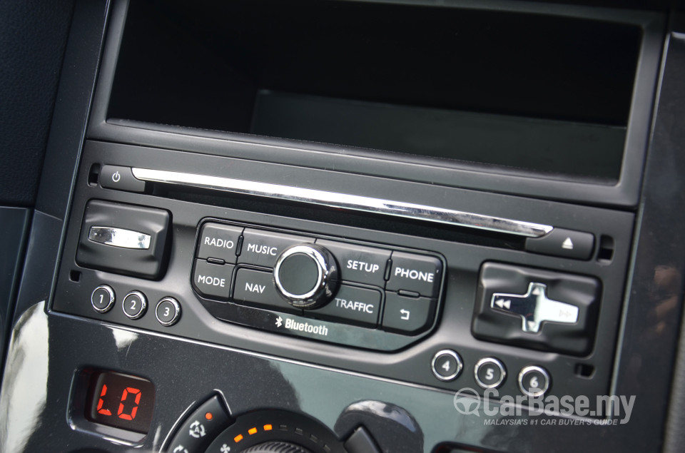 Peugeot 3008 Mk1 Facelift (2014) Interior