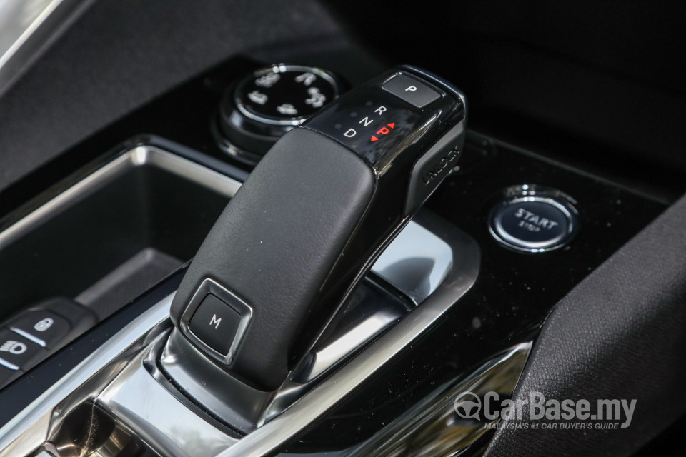 Peugeot 3008 P84 (2017) Interior