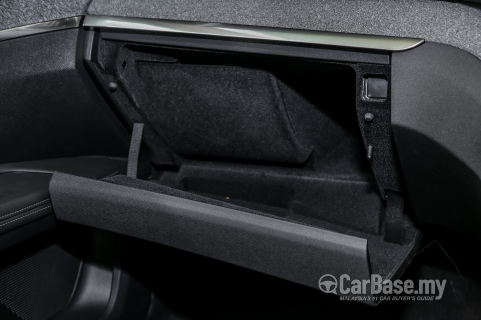 Peugeot 3008 P84 (2017) Interior