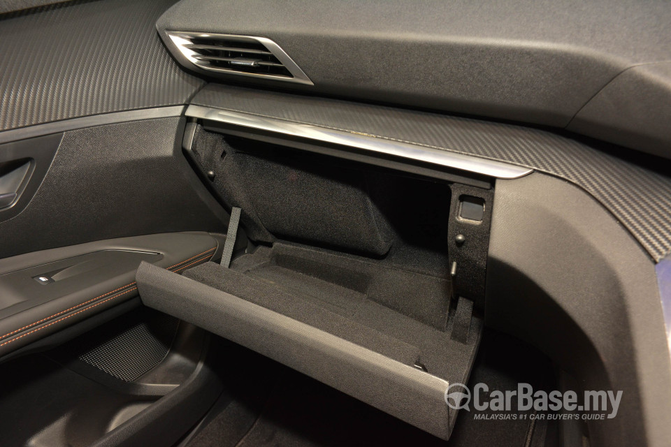 Peugeot 3008 P84 (2017) Interior