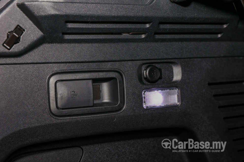 Peugeot 3008 P84 Facelift (2021) Interior