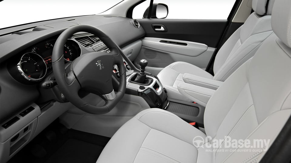Peugeot 5008 Mk1 (2010) Interior