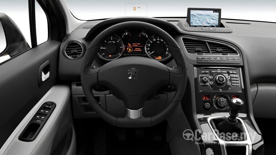 Peugeot 5008 Mk1 (2010) Interior