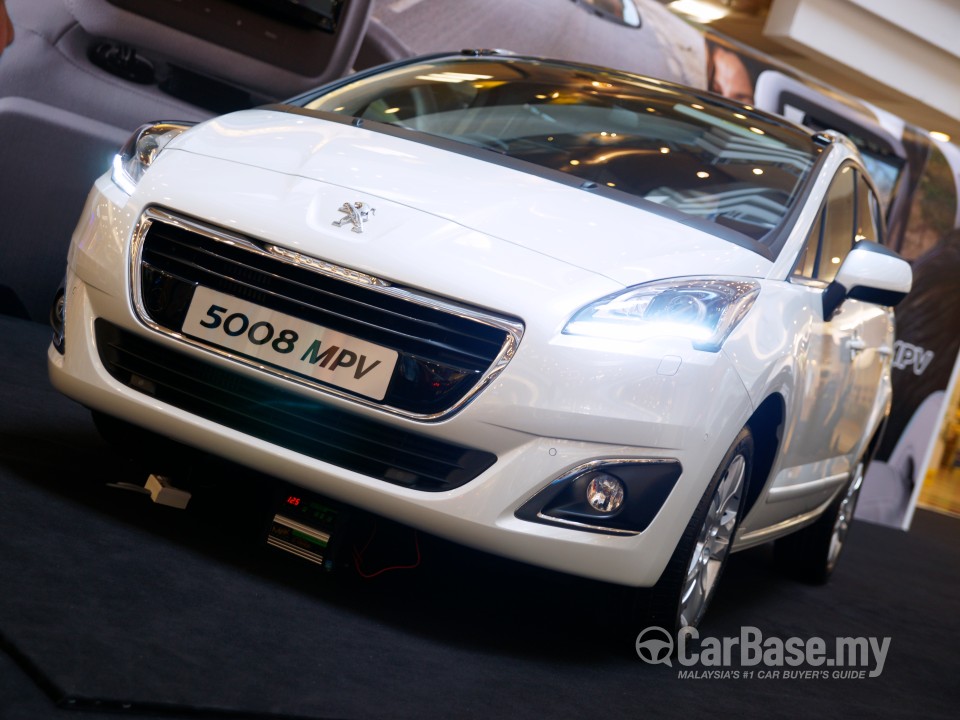 Peugeot 5008 Mk1 Facelift (2014) Exterior