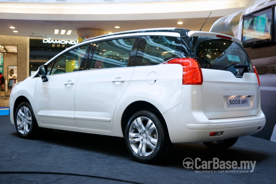 Peugeot 5008 Mk1 Facelift (2014) Exterior