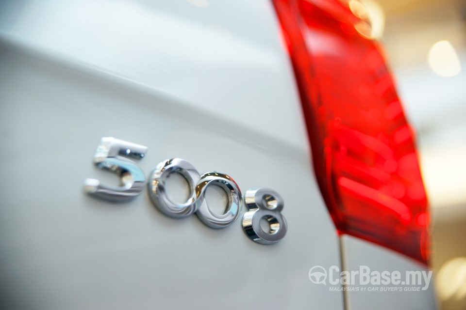 Peugeot 5008 Mk1 Facelift (2014) Exterior