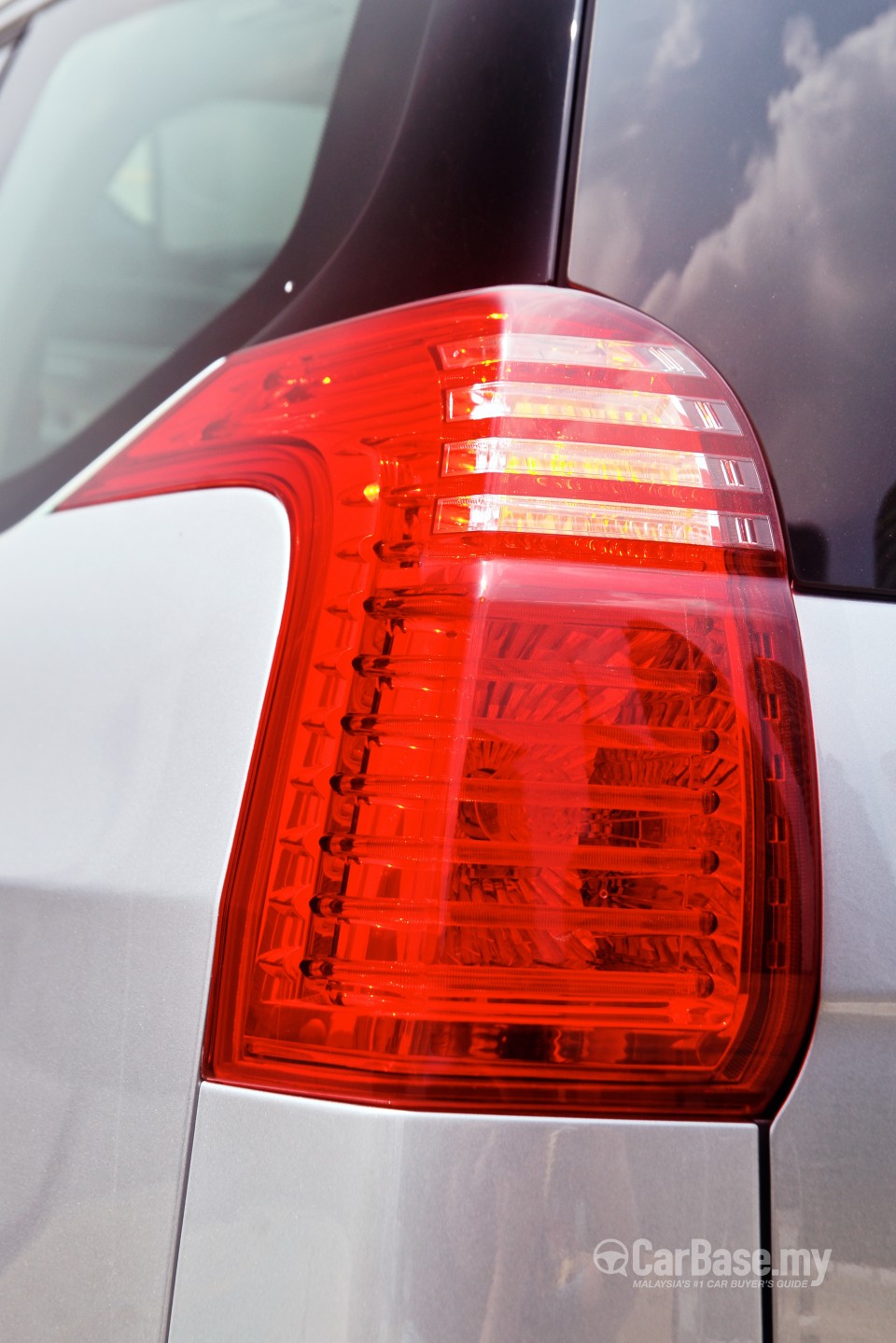 Peugeot 5008 Mk1 Facelift (2014) Exterior