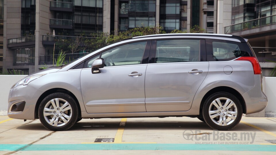 Perodua Aruz D38L (2019) Exterior