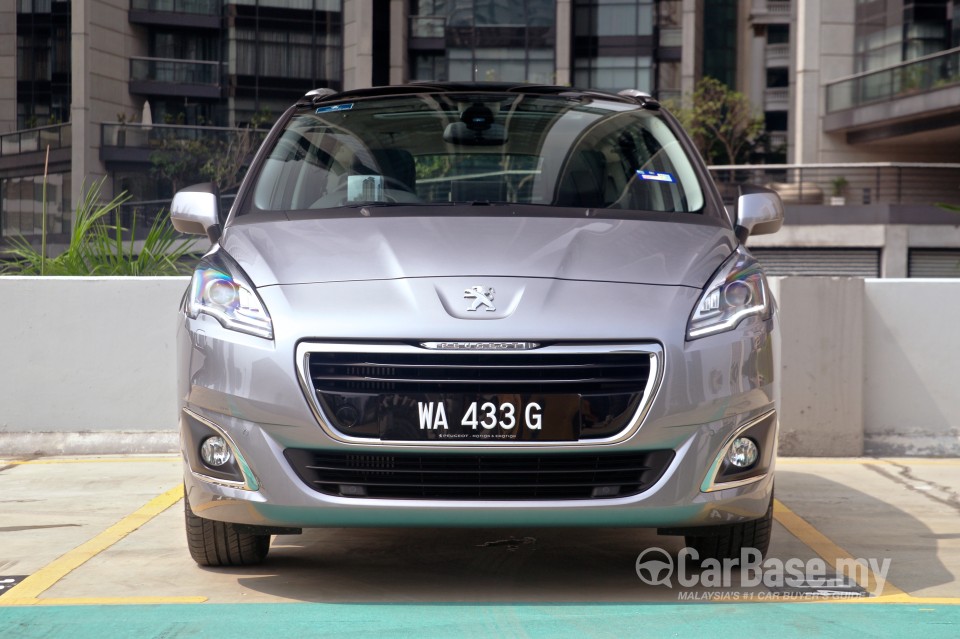 Peugeot 5008 Mk1 Facelift (2014) Exterior