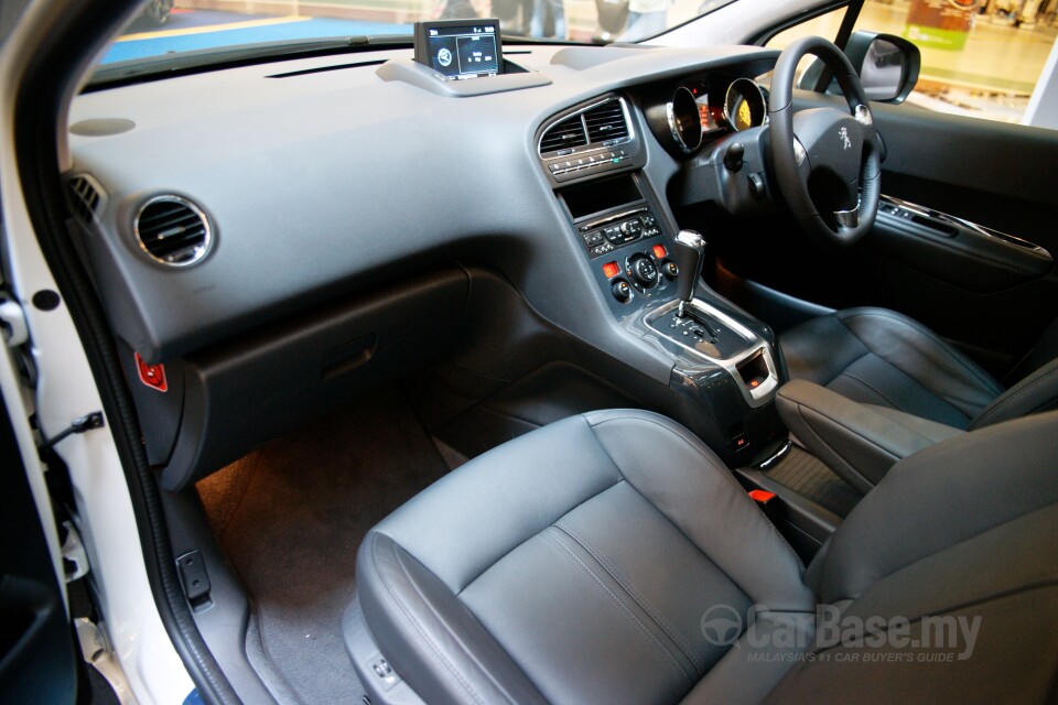 Toyota Hilux Revo N80 (2016) Interior