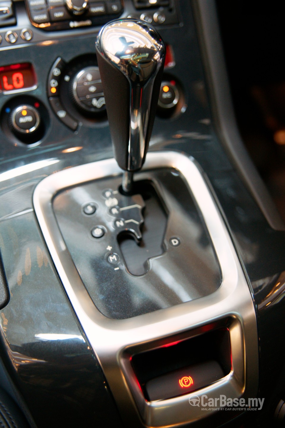 Peugeot 5008 Mk1 Facelift (2014) Interior