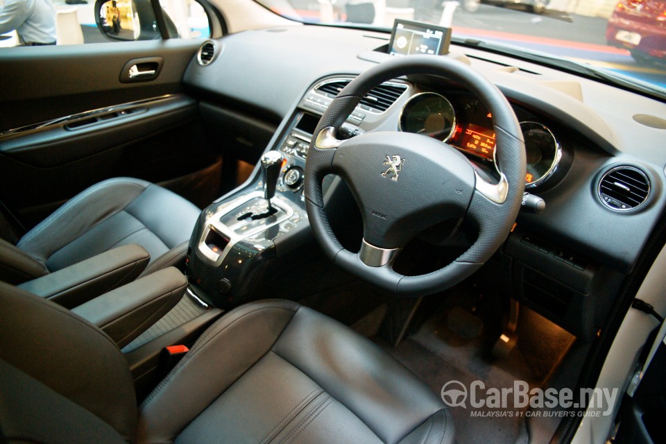 Peugeot 5008 Mk1 Facelift (2014) Interior