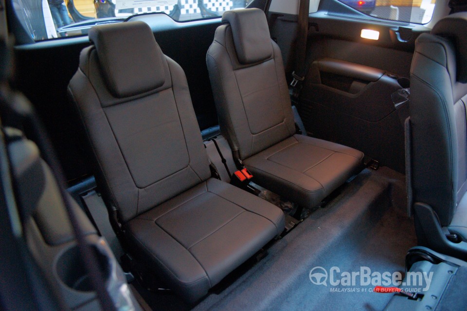 Peugeot 5008 Mk1 Facelift (2014) Interior