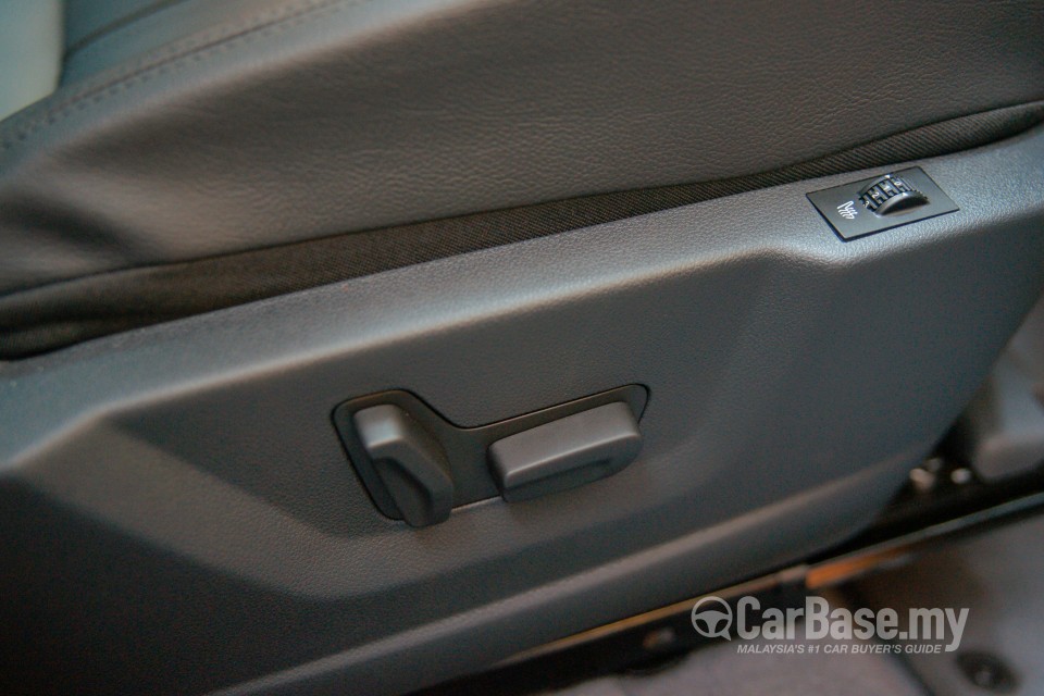 Peugeot 5008 Mk1 Facelift (2014) Interior