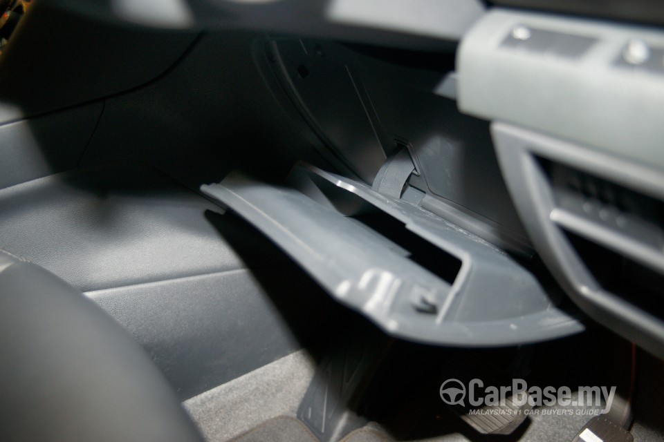 Peugeot 5008 Mk1 Facelift (2014) Interior