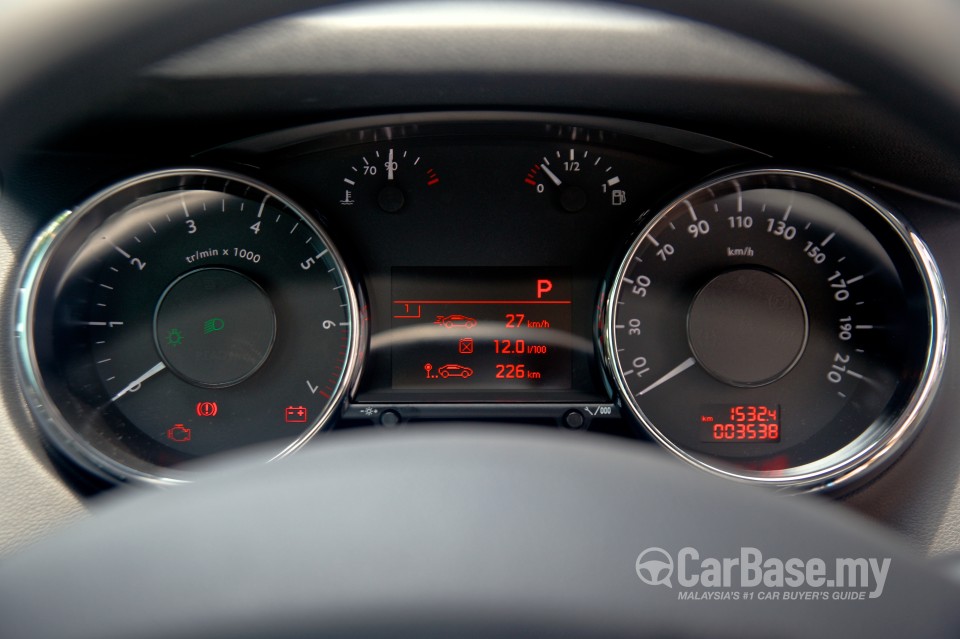 Peugeot 5008 Mk1 Facelift (2014) Interior