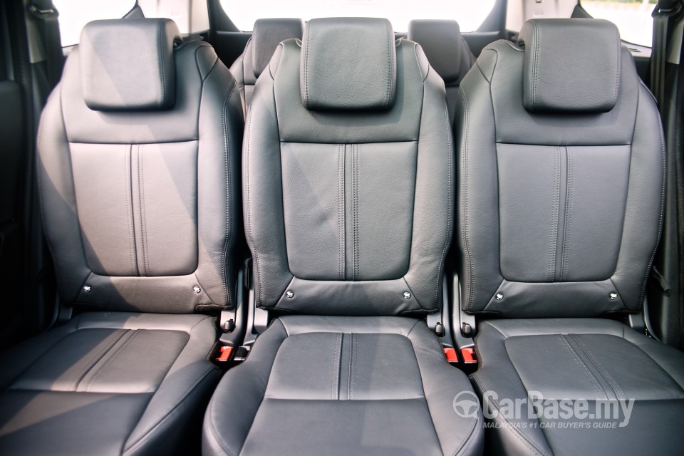 Peugeot 5008 Mk1 Facelift (2014) Interior