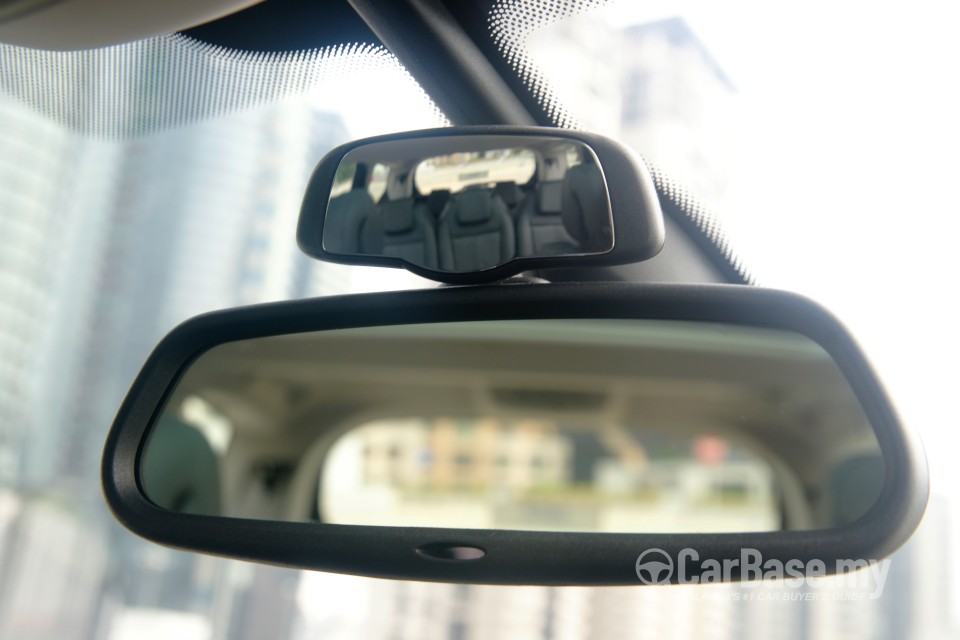Peugeot 5008 Mk1 Facelift (2014) Interior