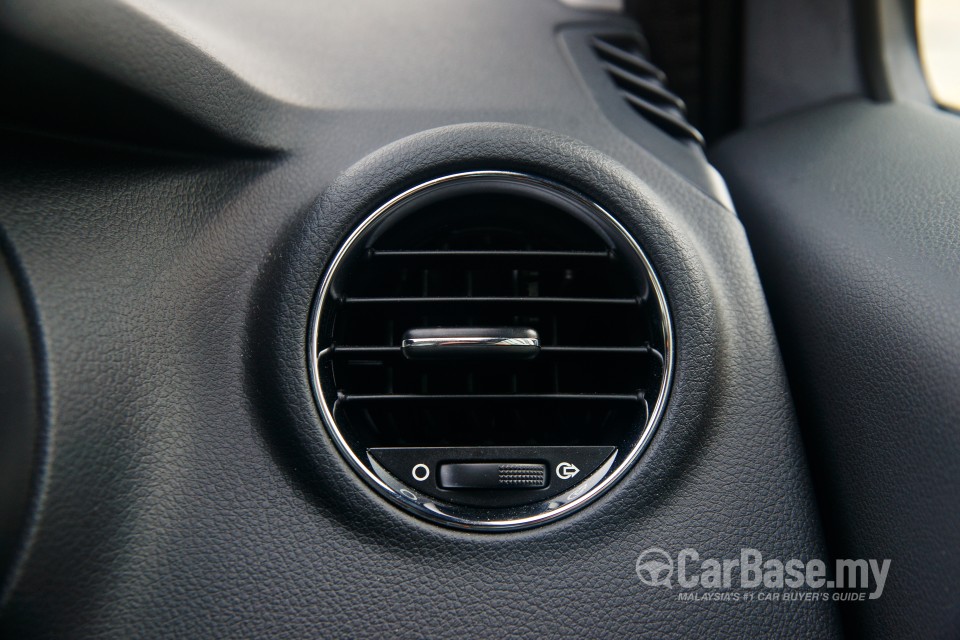 Peugeot 5008 Mk1 Facelift (2014) Interior