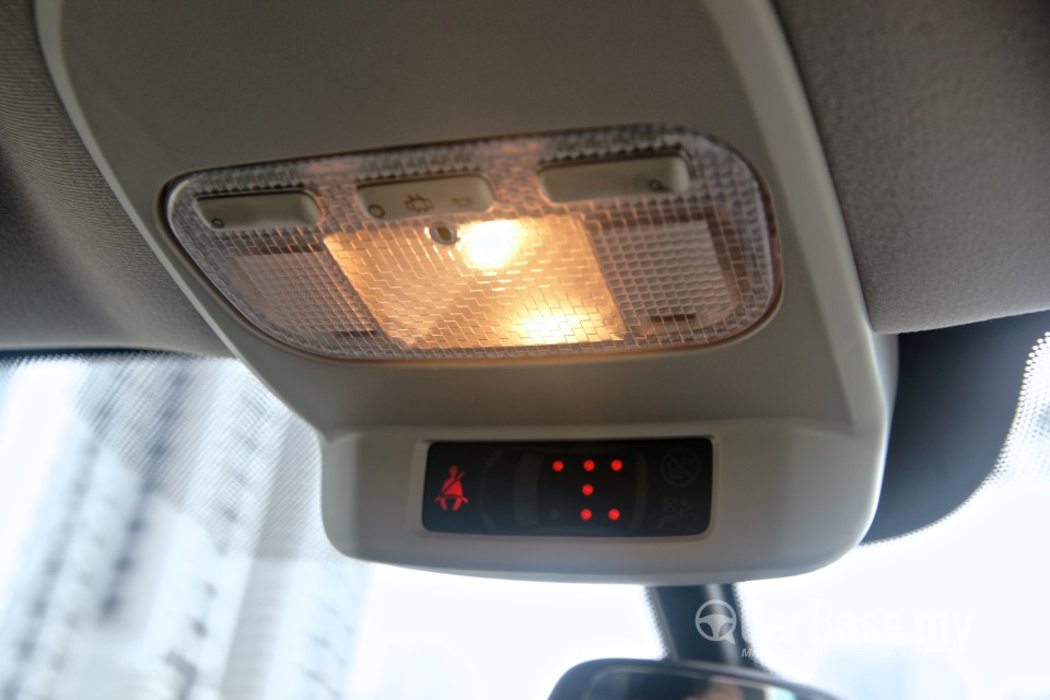 Peugeot 5008 Mk1 Facelift (2014) Interior