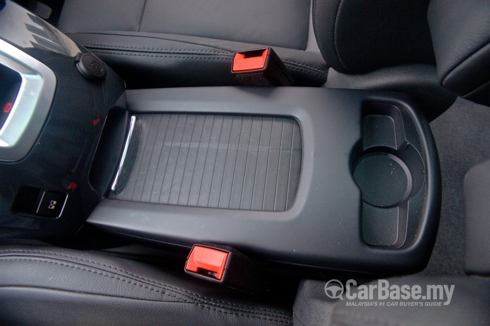 Peugeot 5008 Mk1 Facelift (2014) Interior