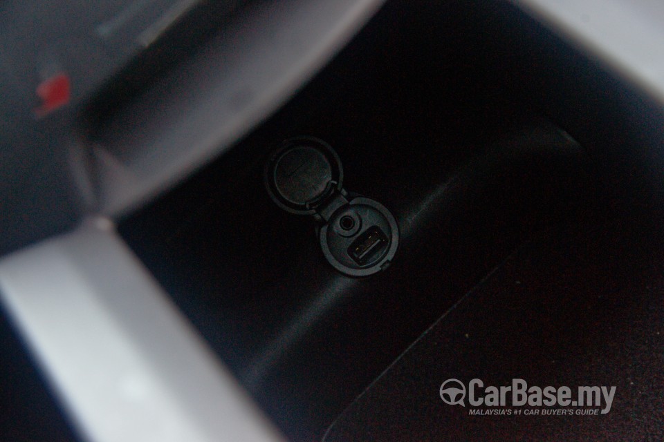 Peugeot 5008 Mk1 Facelift (2014) Interior