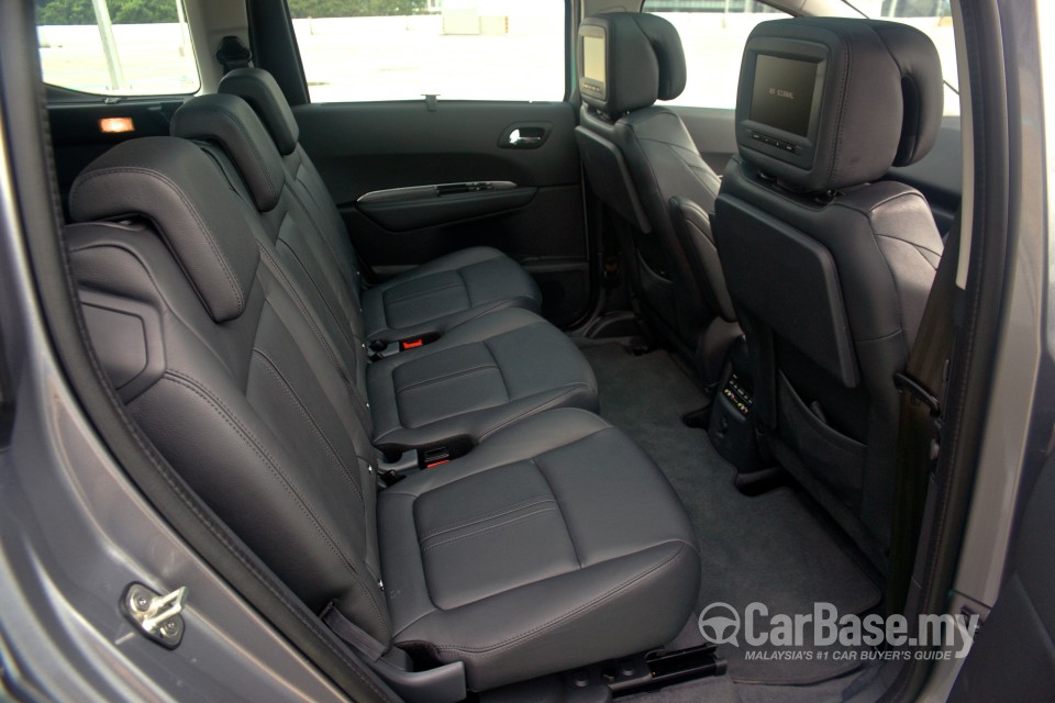 Peugeot 5008 Mk1 Facelift (2014) Interior