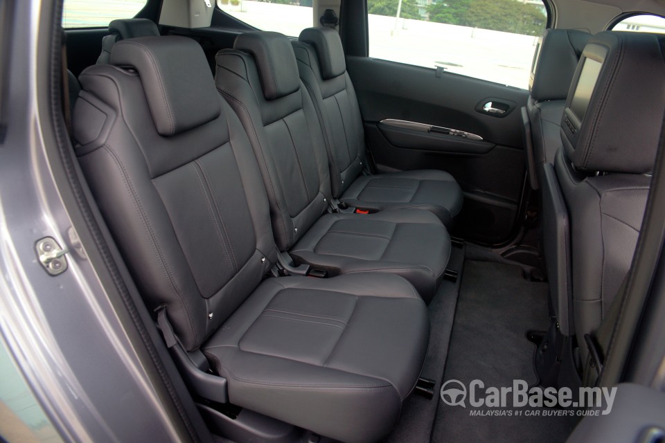 Peugeot 5008 Mk1 Facelift (2014) Interior