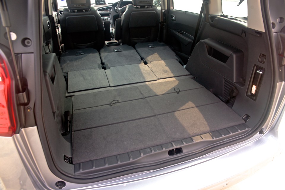 Peugeot 5008 Mk1 Facelift (2014) Interior