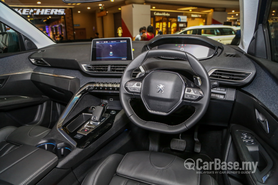 Peugeot 5008 P87 (2018) Interior