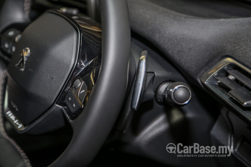 Peugeot 5008 P87 (2018) Interior