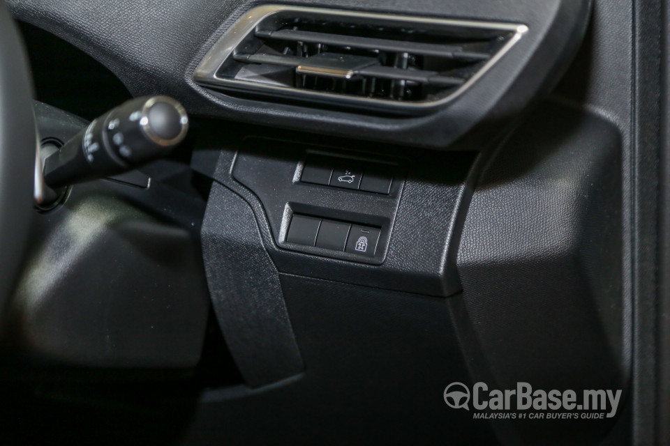 Peugeot 5008 P87 (2018) Interior