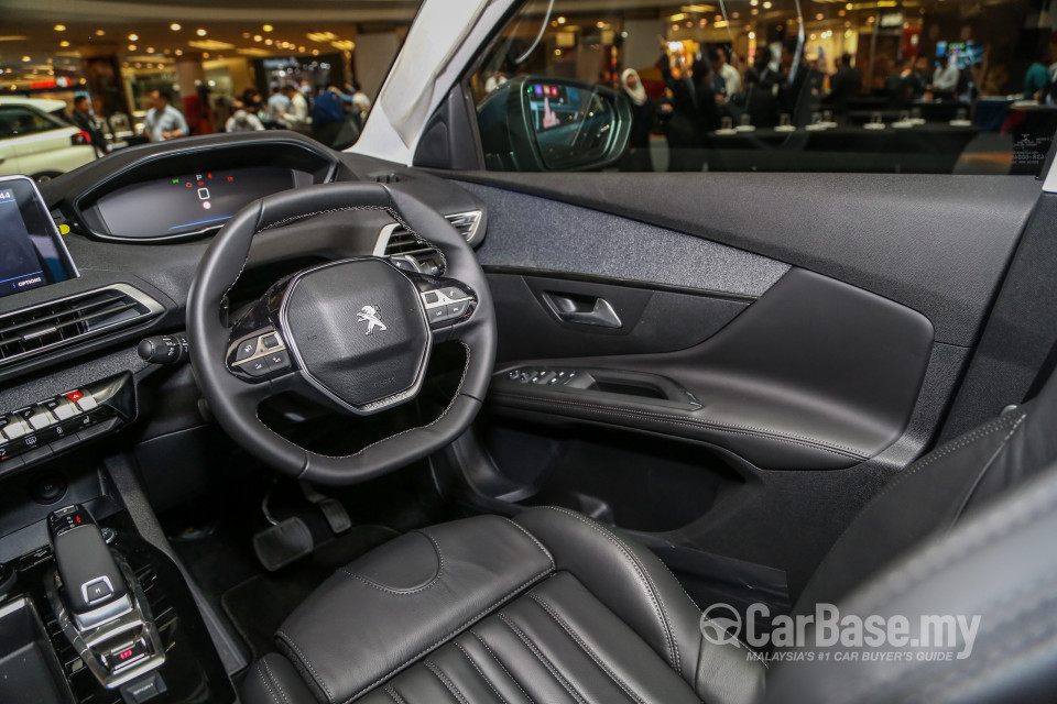 Peugeot 5008 P87 (2018) Interior