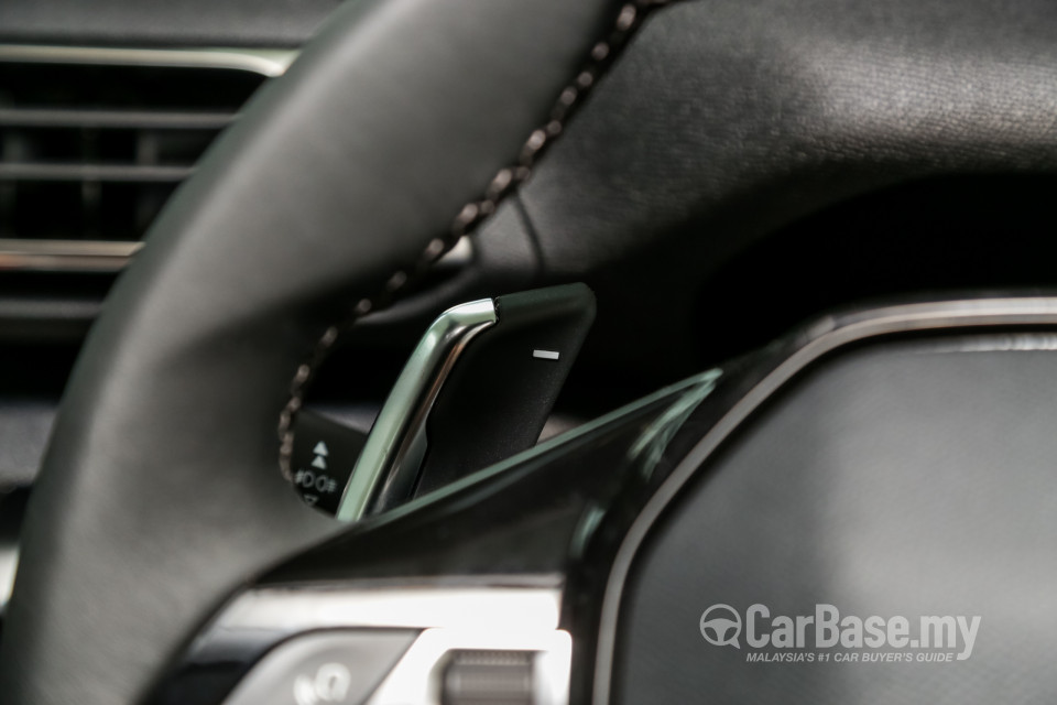 Peugeot 5008 P87 (2018) Interior