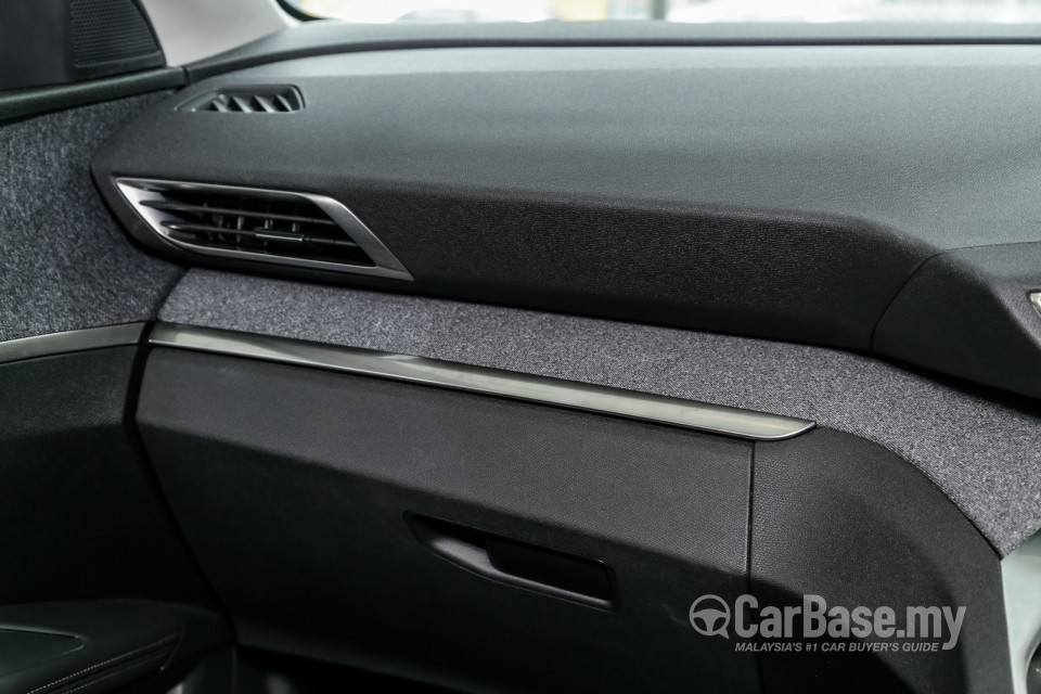Peugeot 5008 P87 (2018) Interior