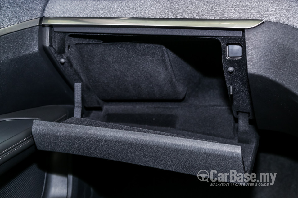 Peugeot 5008 P87 (2018) Interior