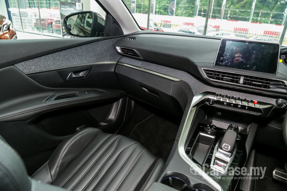 Peugeot 5008 P87 (2018) Interior