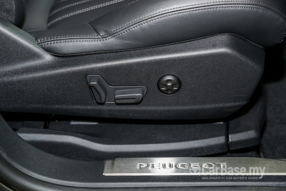 Peugeot 5008 P87 (2018) Interior