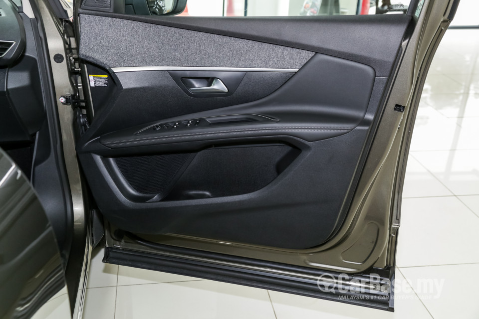 Peugeot 5008 P87 (2018) Interior