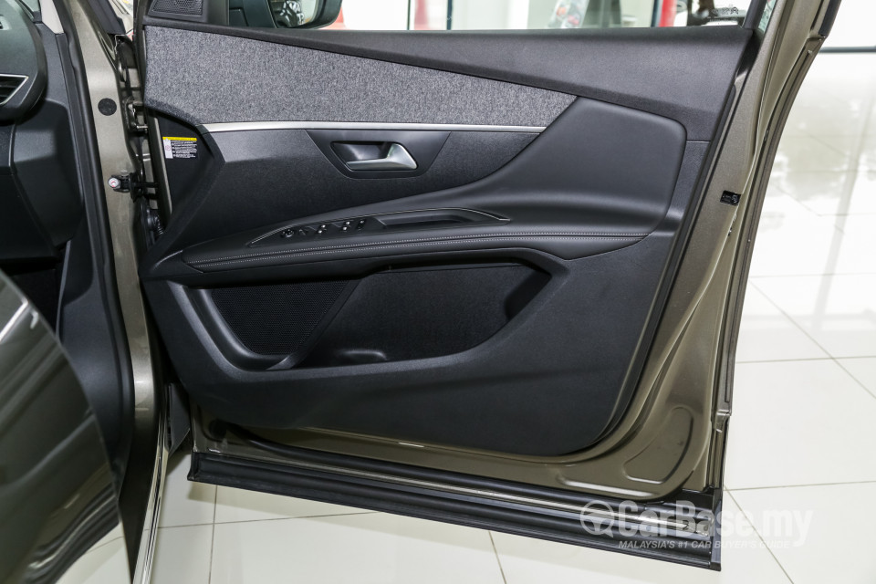 Peugeot 5008 P87 (2018) Interior
