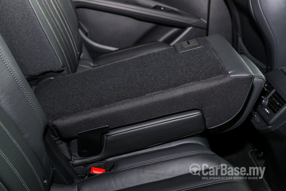 Peugeot 5008 P87 (2018) Interior