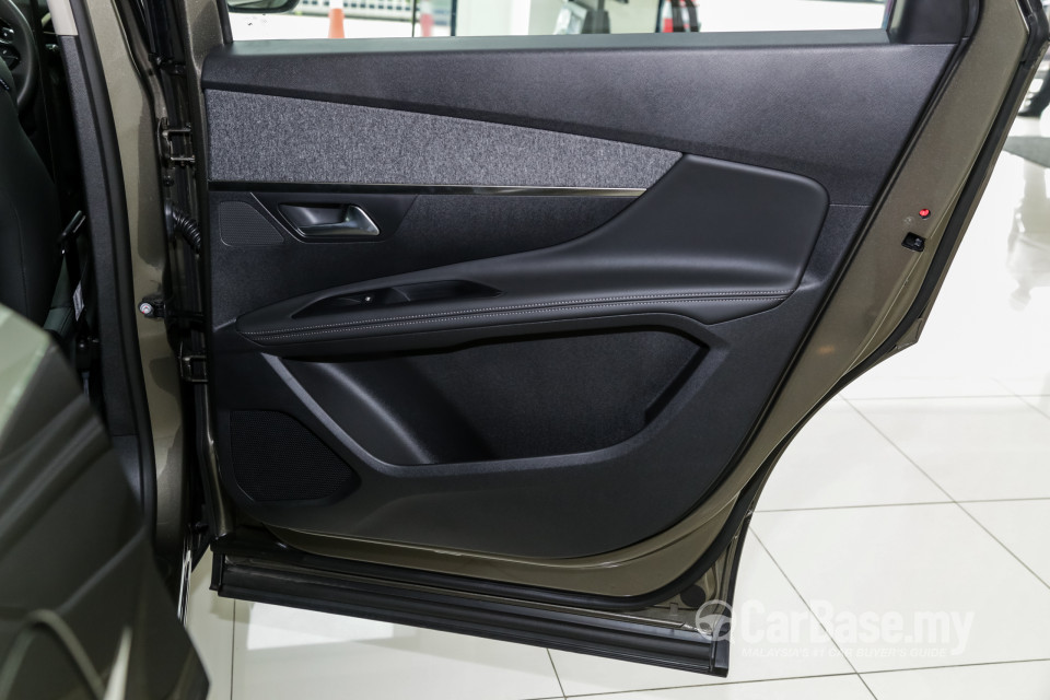 Peugeot 5008 P87 (2018) Interior