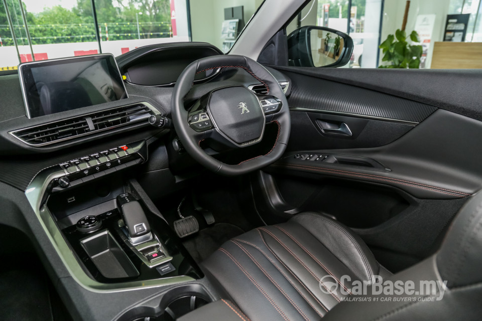 Peugeot 5008 P87 (2018) Interior