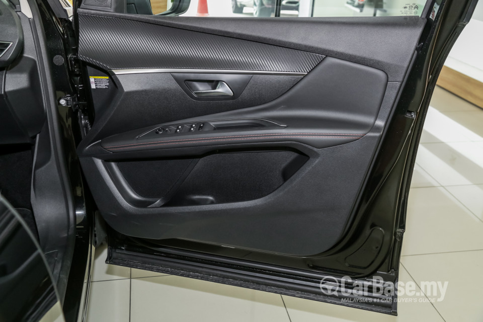 Peugeot 5008 P87 (2018) Interior